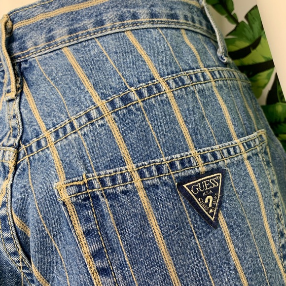 Vintage Guess Jean Shorts Women's Size 26 Denim Stripes Retro Triangle Logo - Picture 4 of 12